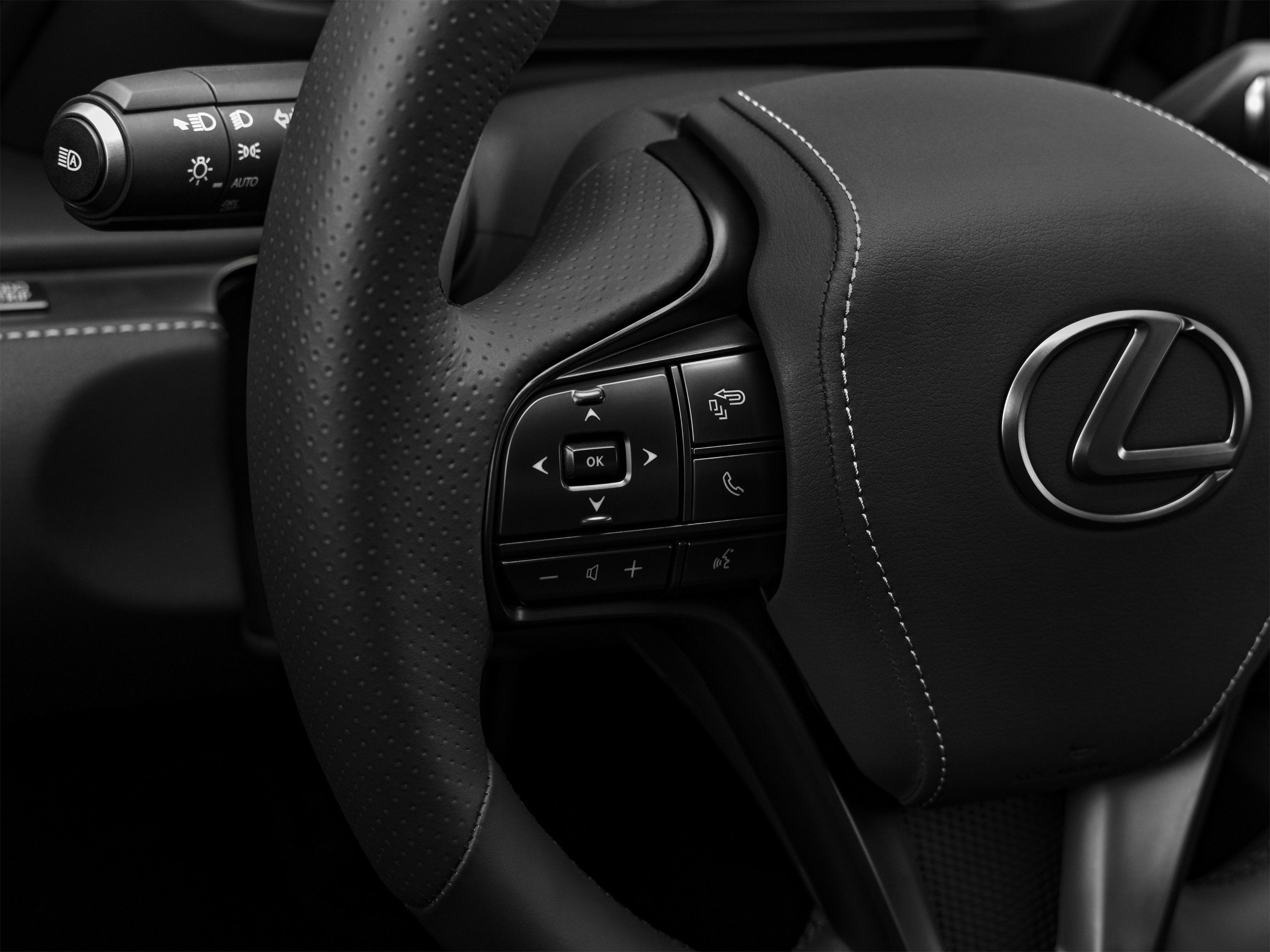 Used 2024 Lexus LC 500 Coupe w/ Dynamic Handling Package RWD image 40