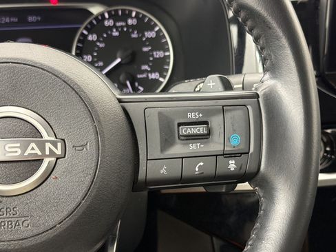 Used 2024 Nissan Pathfinder SV FWD image 29