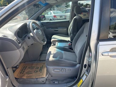 Used 2008 Toyota Sienna LE FWD image 13