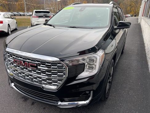 Used 2024 GMC Terrain Denali w/ Black Diamond Edition image 18