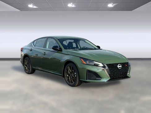 New 2025 Nissan Altima 2.5 SR image 6