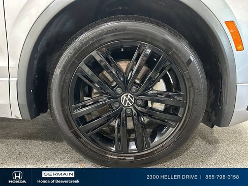 Used 2022 Volkswagen Tiguan SE R-Line FWD image 12