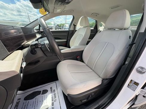 Used 2025 Hyundai Sonata SEL FWD image 27