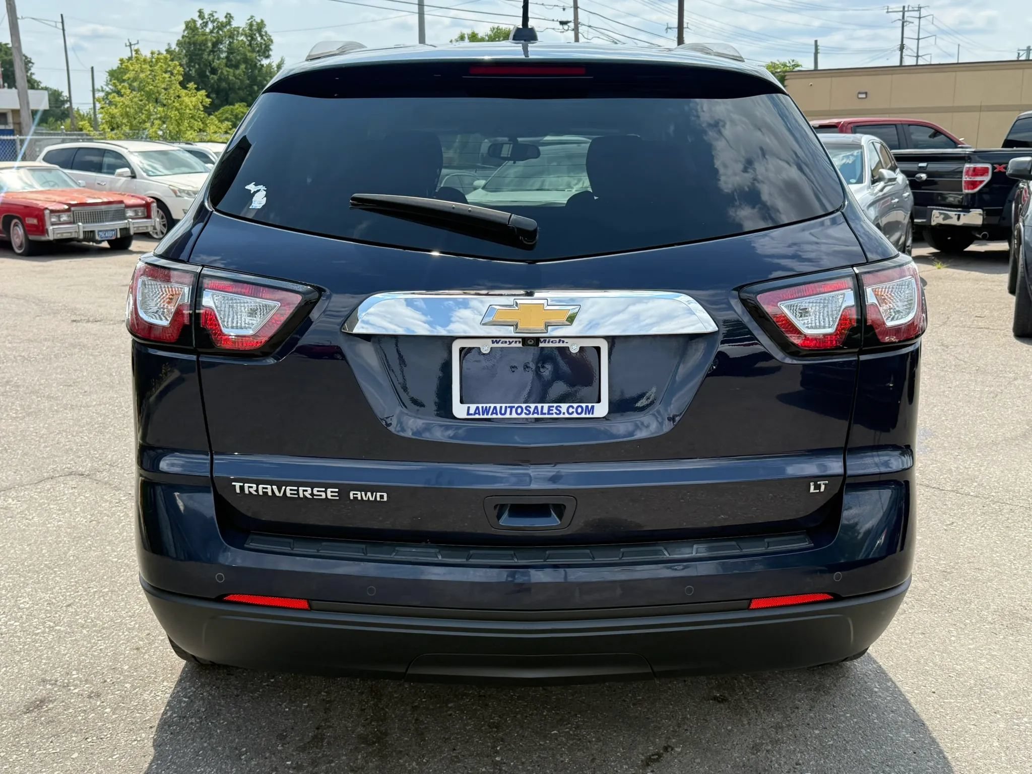 Used 2017 Chevrolet Traverse LT w/ Style and Technology Package AWD/4WD image 6