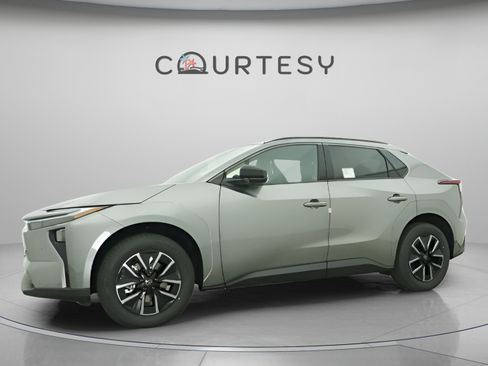 Used 2026 Toyota bZ AWD/4WD image 3
