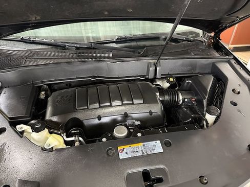 Used 2017 Chevrolet Traverse LT w/ Style and Technology Package FWD image 30
