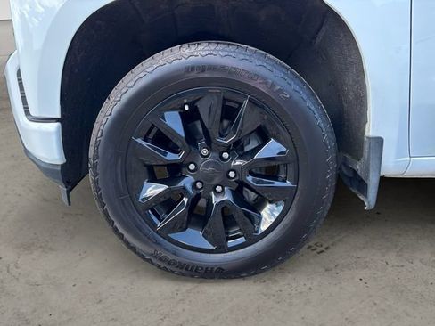 Used 2019 Chevrolet Silverado 1500 Custom w/ Custom Value Package AWD/4WD image 14