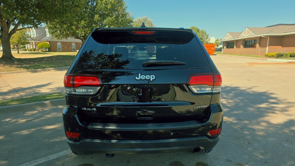 Used 2021 Jeep Grand Cherokee Laredo AWD/4WD image 23
