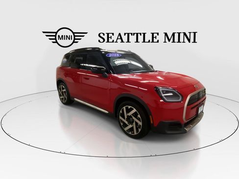 Used 2025 MINI Cooper Countryman SE w/ Comfort Package Max AWD/4WD image 2