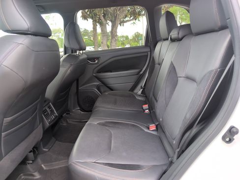 Used 2025 Subaru Forester Touring AWD/4WD image 29