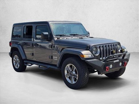 Used 2018 Jeep Wrangler Unlimited Sahara w/ Cold Weather Group AWD/4WD image 3