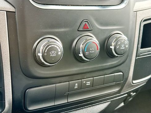 Used 2017 RAM 1500 Express image 15