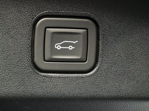 Certified 2025 Cadillac Lyriq Luxury w/ LPO, Floor Liner Package AWD/4WD image 22