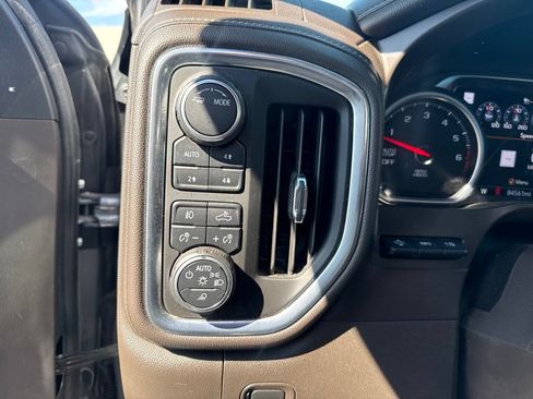 Used 2020 Chevrolet Silverado 1500 LTZ AWD/4WD image 35