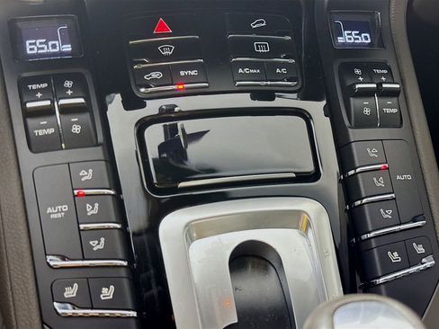 Used 2017 Porsche Cayenne S image 18