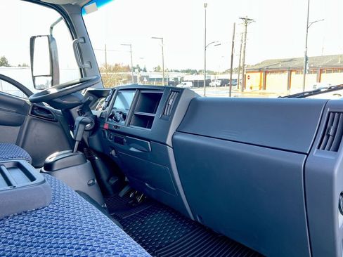 New 2025 Chevrolet Low Cab Forward image 13