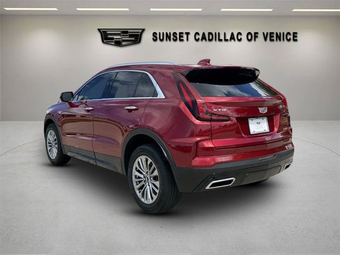 Certified 2024 Cadillac XT4 Premium Luxury w/ Active Safety Package FWD image 5
