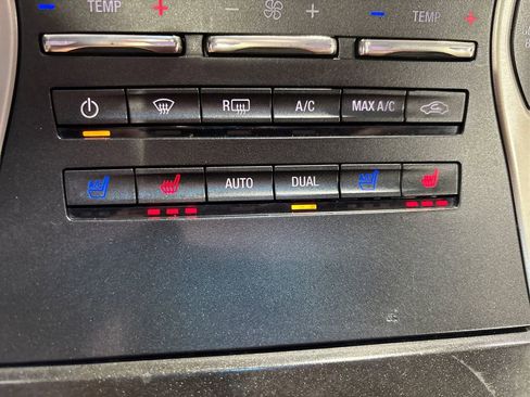 Used 2017 Lincoln MKX Reserve image 32