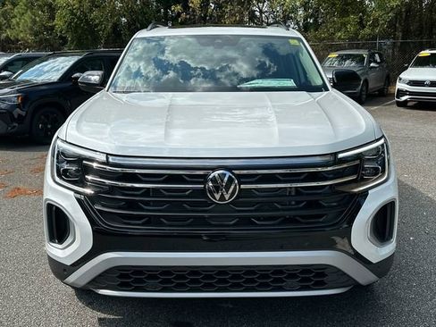 New 2026 Volkswagen Atlas Peak Edition AWD/4WD image 2
