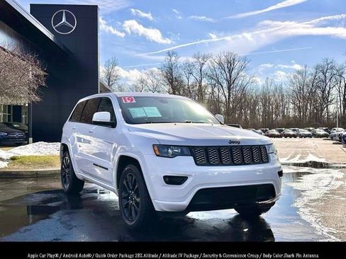 Used 2019 Jeep Grand Cherokee Altitude image 1