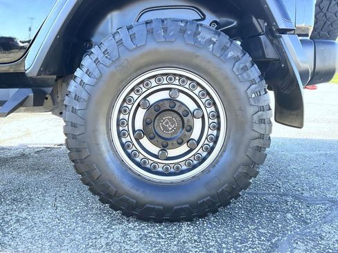 Used 2019 Jeep Wrangler Unlimited Rubicon w/ Dual Top Group AWD/4WD image 22
