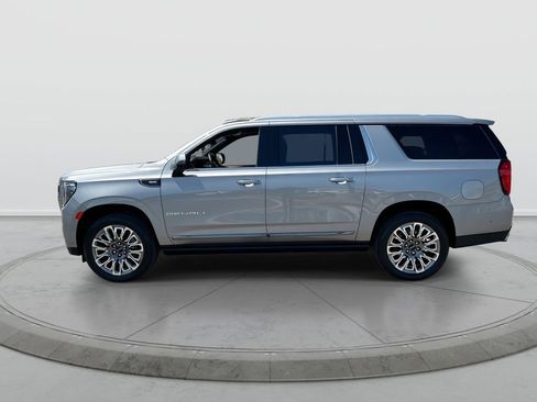 Used 2024 GMC Yukon XL Denali Ultimate AWD/4WD image 5