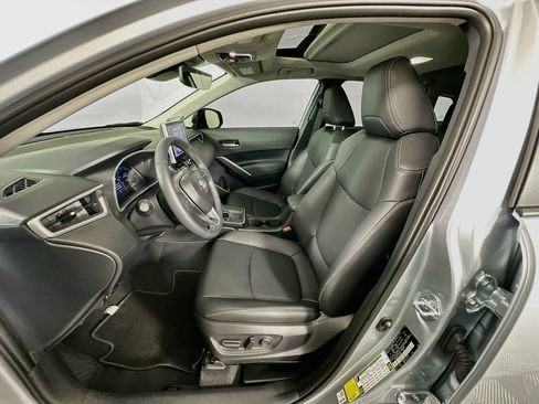 Used 2026 Toyota Corolla Cross XLE w/ Convenience Package FWD image 21