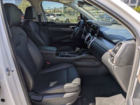 Used 2022 Kia Sorento EX w/ Panoramic Sunroof Package FWD image 30