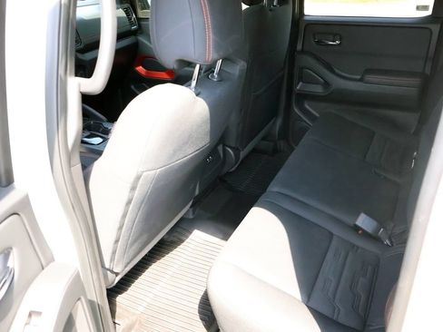 Used 2024 Nissan Frontier PRO-4X w/ Technology Package AWD/4WD image 13