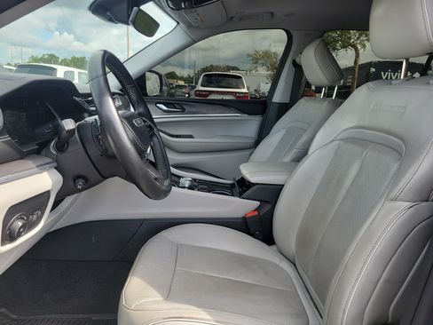 Used 2022 Jeep Grand Cherokee L Overland RWD image 15
