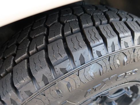 Used 2006 Toyota Sequoia SR5 image 8