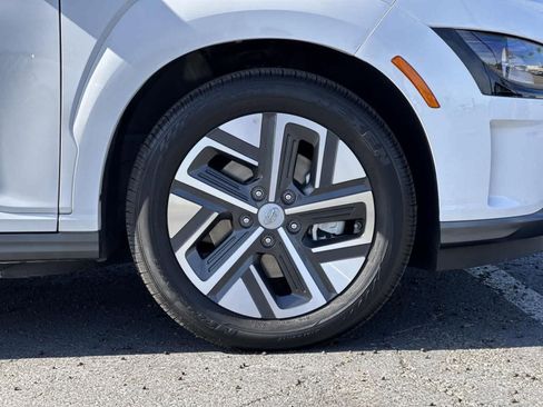 Used 2023 Hyundai Kona SE image 40