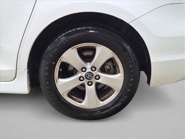 Used 2020 Toyota Sienna LE w/ Carpet Mat Package FWD image 12