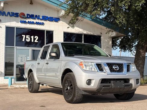 Used 2019 Nissan Frontier SV RWD image 1
