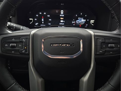 Used 2024 GMC Yukon Denali image 19