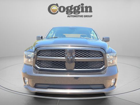 Used 2017 RAM 1500 Express w/ Black Ram 1500 Express Group image 8