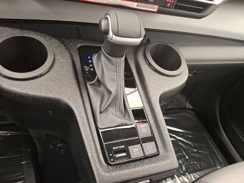Used 2026 Toyota Sienna XLE FWD image 12