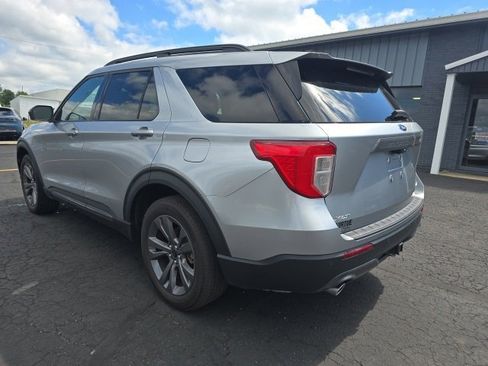Used 2023 Ford Explorer XLT w/ XLT Sport Appearance Package image 5