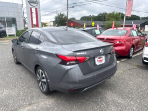 Used 2022 Nissan Versa SR w/ Convenience Package FWD image 5