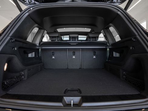 Used 2024 Mercedes-Benz GLB 250 w/ Exclusive Package image 35