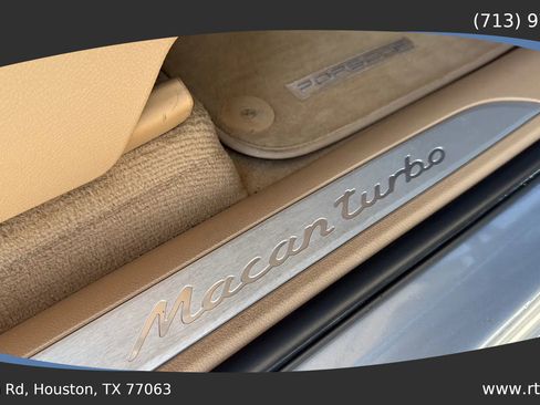 Used 2015 Porsche Macan Turbo image 47