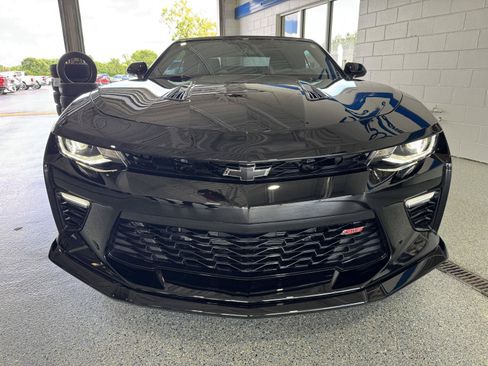 Used 2017 Chevrolet Camaro SS RWD image 3