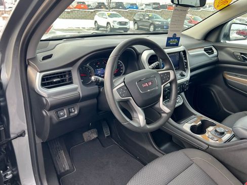 Used 2023 GMC Acadia SLE w/ Driver Convenience Package image 17