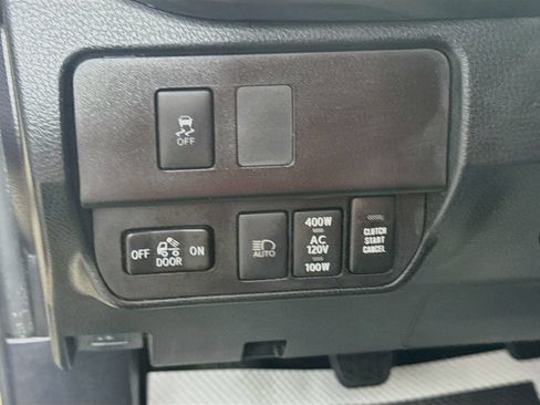 Certified 2020 Toyota Tacoma TRD Off-Road AWD/4WD image 11