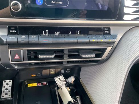 Used 2026 Toyota Camry SE FWD image 31