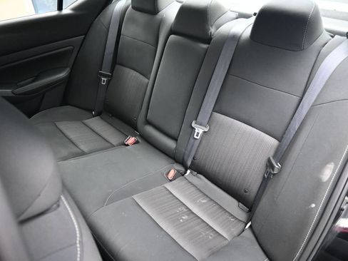 Used 2025 Nissan Altima 2.5 SV FWD image 21