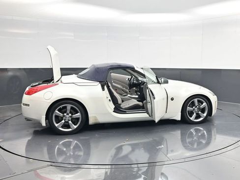Used 2006 Nissan 350Z Touring image 49