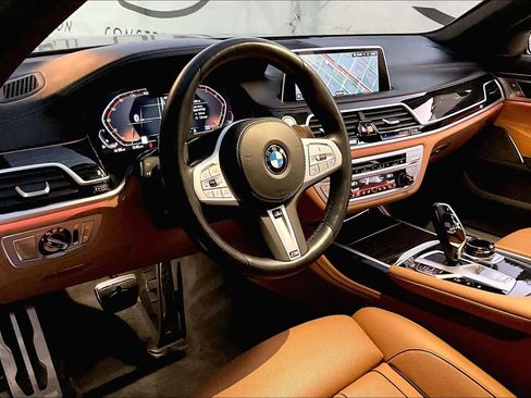 Used 2022 BMW 750i xDrive w/ Executive Package image 17