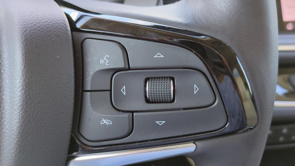 Used 2022 Buick Enclave Essence w/ Sound and Sites Package FWD image 21