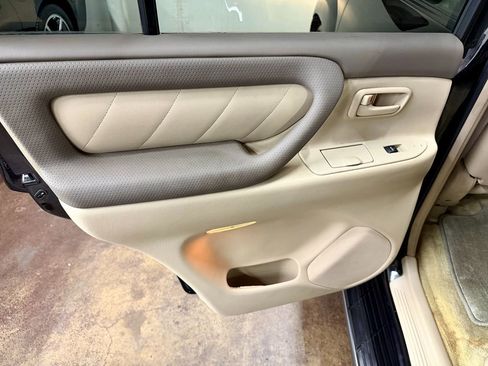 Used 2007 Toyota Land Cruiser image 22